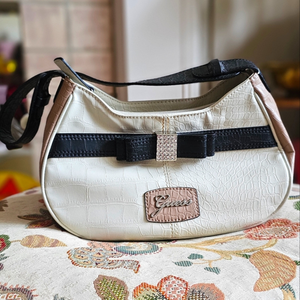 Guess vintage shoulder bag, faux crocodile leather.